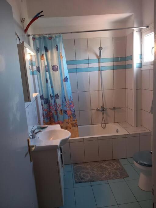 Beachside Retro Apartment Stoupa